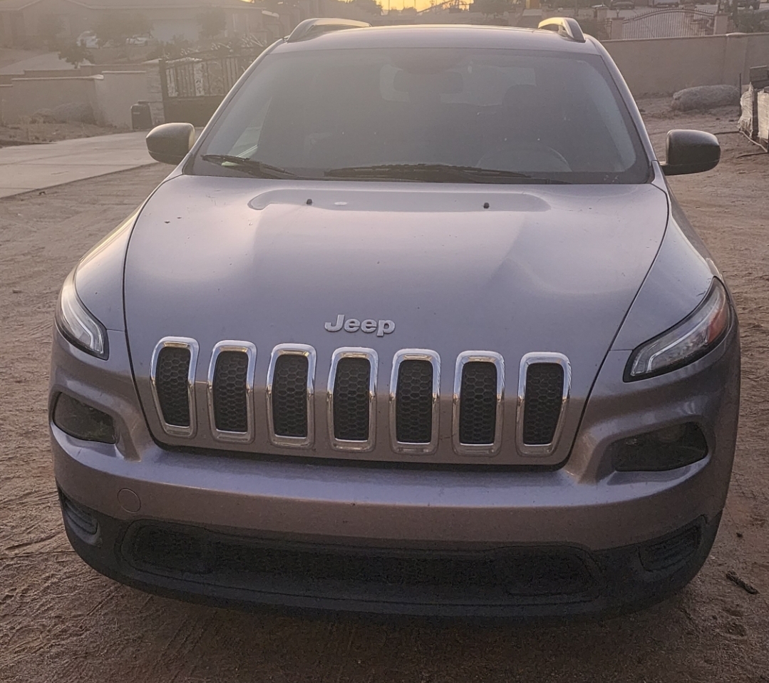 Used 2015 Jeep Cherokee Sport w/ Sport Appearance Group FWD image 6