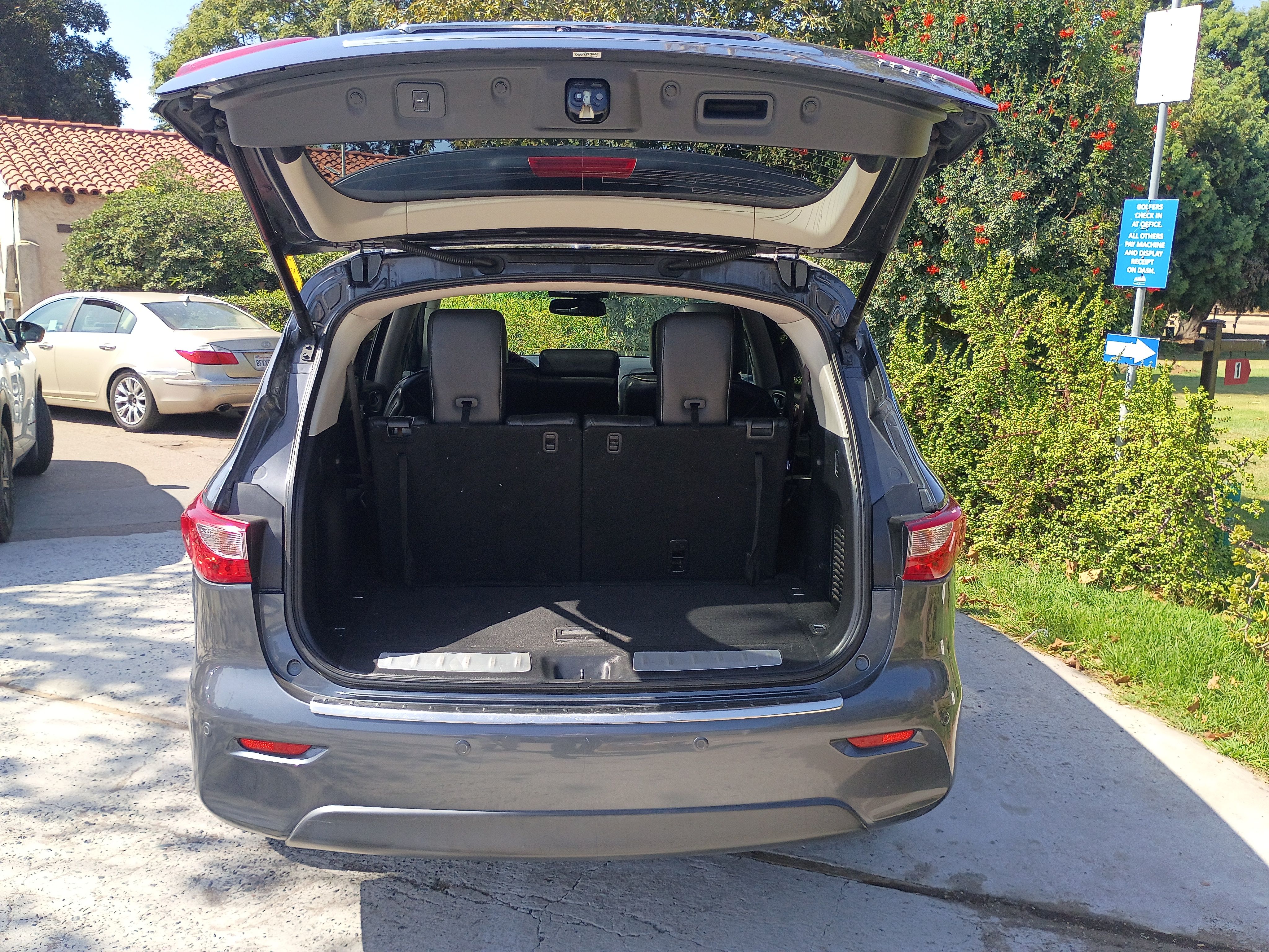 Used 2013 INFINITI JX35 FWD w/ Premium Pkg image 11