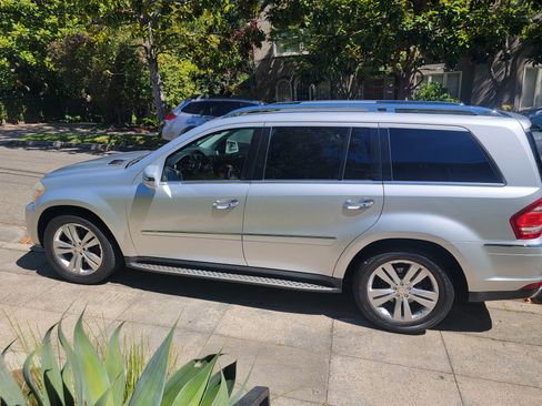Used 2011 Mercedes-Benz GL 450 4MATIC image 1