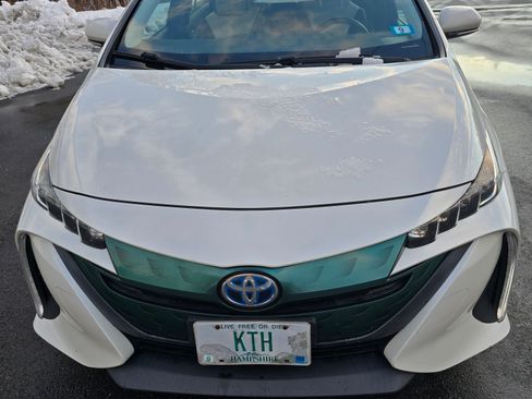 Used 2018 Toyota Prius Prime Premium image 4