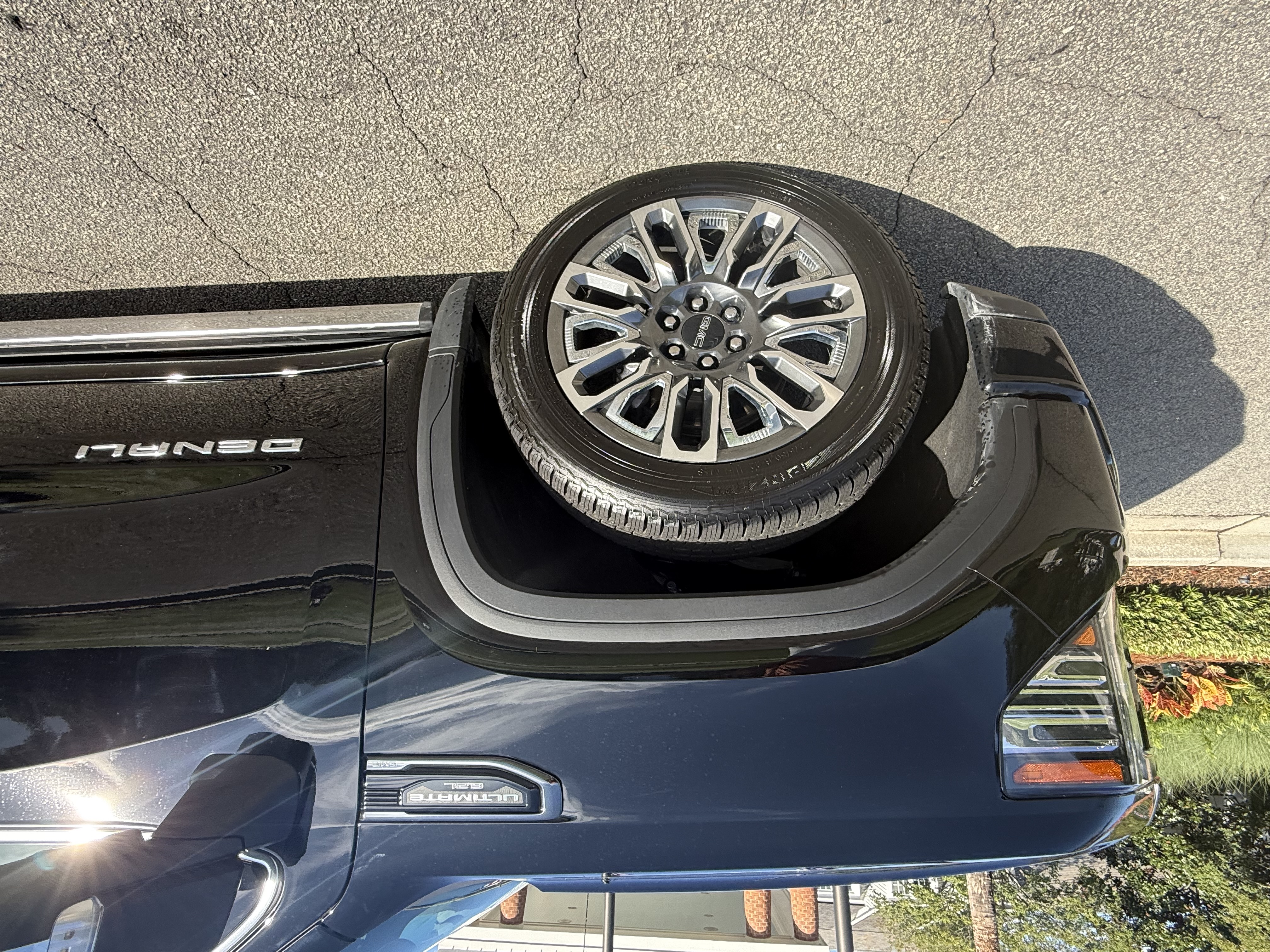 Used 2024 GMC Sierra 1500 Denali Ultimate AWD/4WD image 12