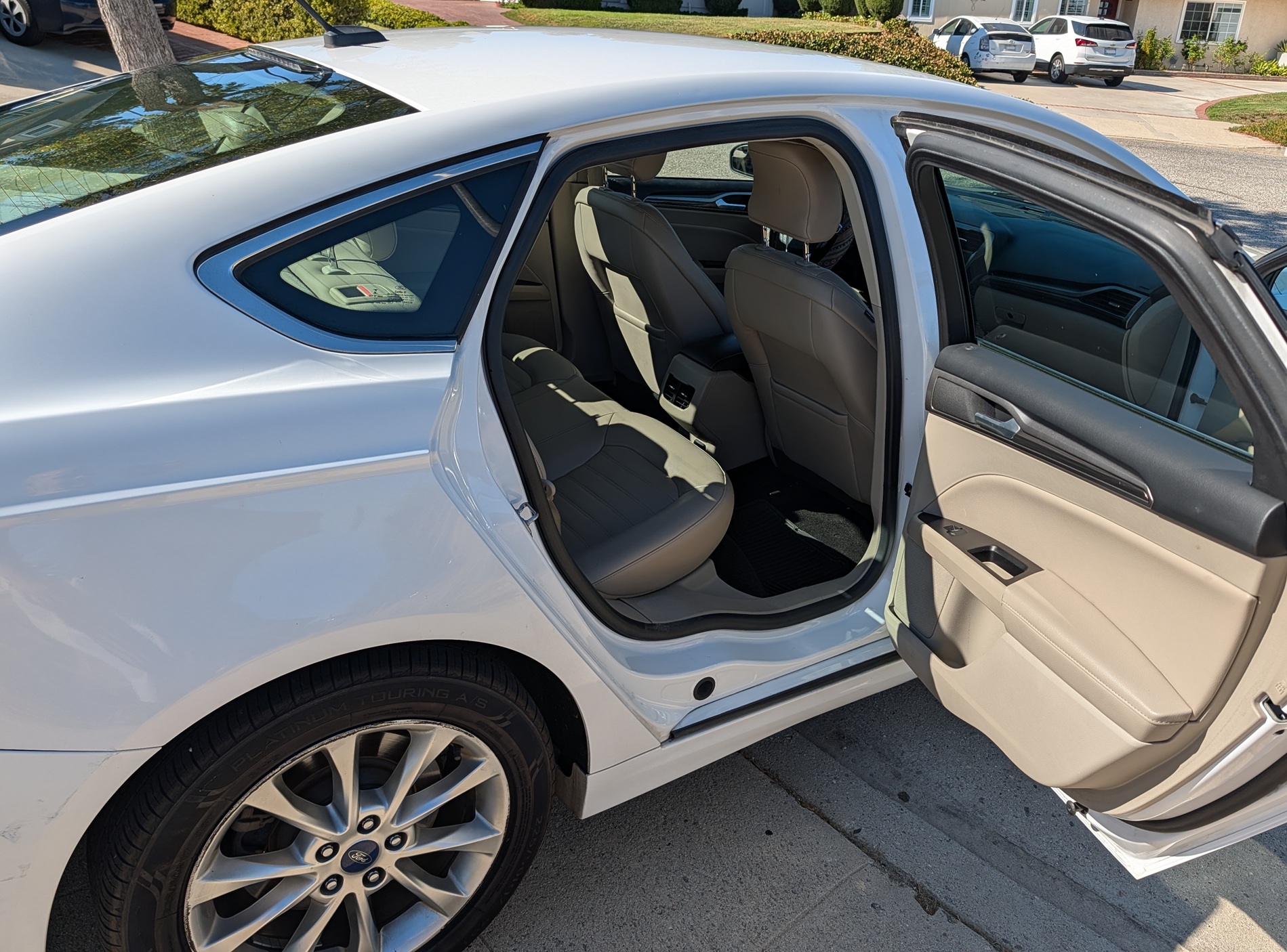 Used 2018 Ford Fusion Energi SE FWD image 10