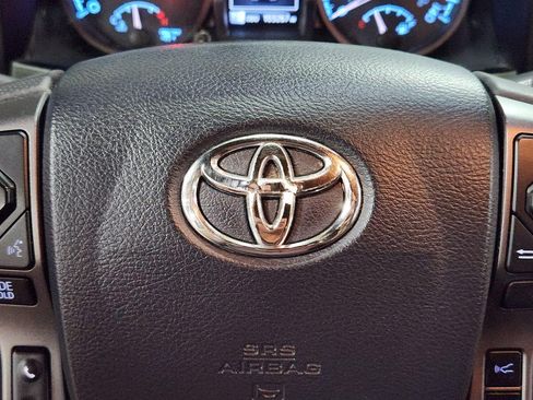 Used 2019 Toyota Tacoma TRD Off-Road image 28