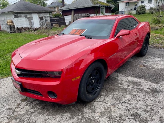 Used 2010 Chevrolet Camaro LS RWD image 2