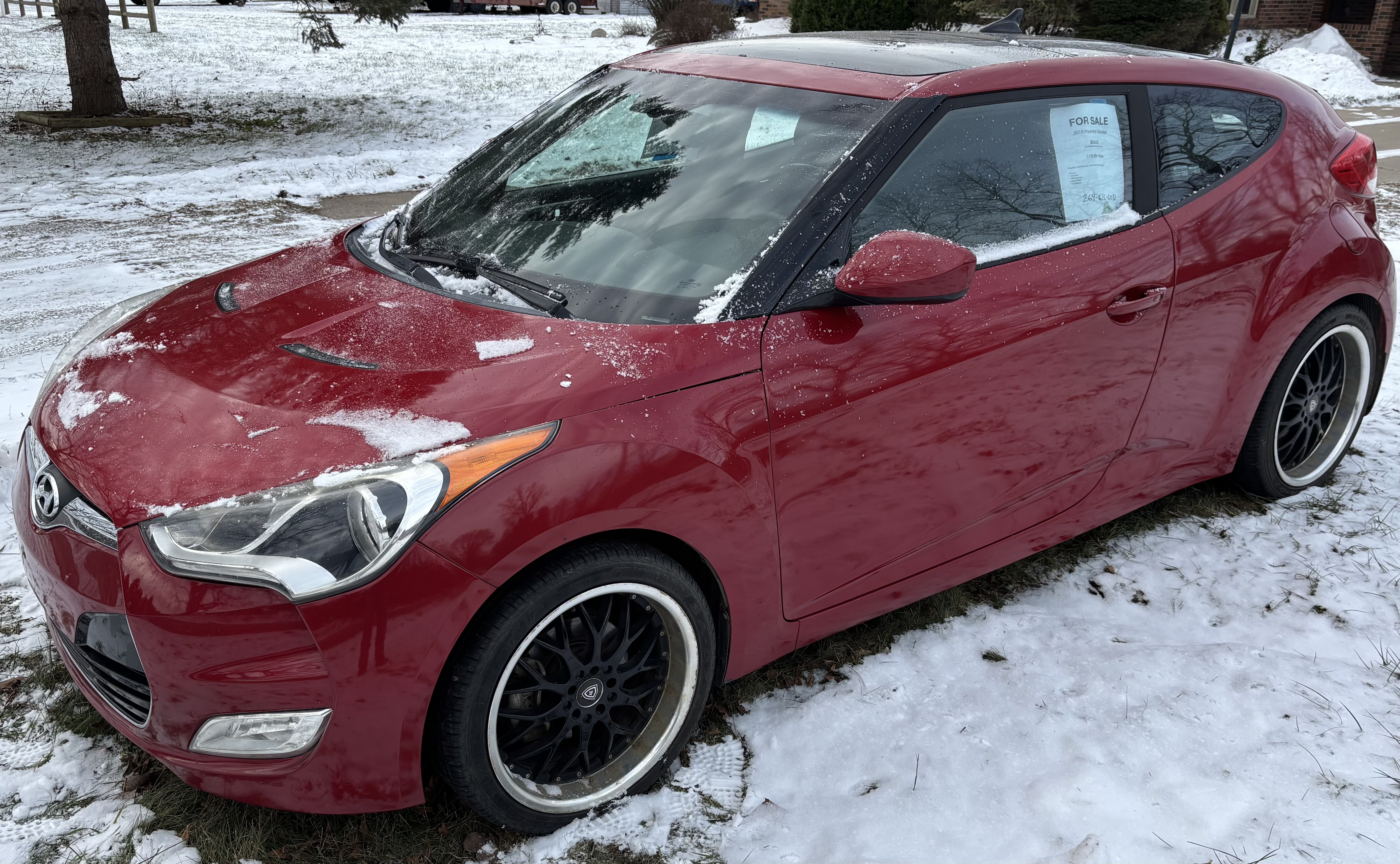 Used 2015 Hyundai Veloster w/ Option Group 03 FWD image 2