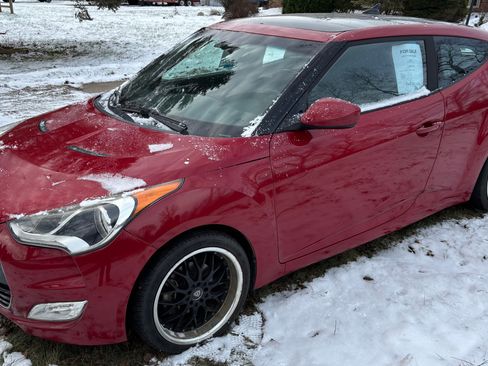 Used 2015 Hyundai Veloster w/ Option Group 03 image 2