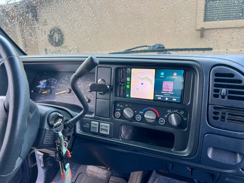 Used 1997 Chevrolet Tahoe 4WD image 9