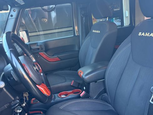 Used 2014 Jeep Wrangler Unlimited Sahara w/ Connectivity Group image 13