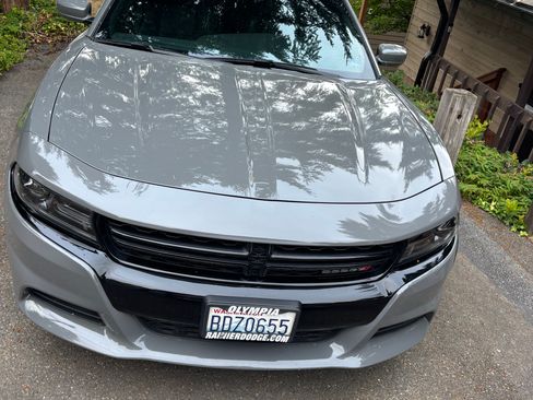 Used 2017 Dodge Charger SXT w/ Plus Group RWD image 20