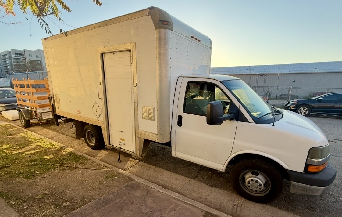 Used 2014 Chevrolet Express 3500 Extended w/ Chrome Appearance Package RWD image 10