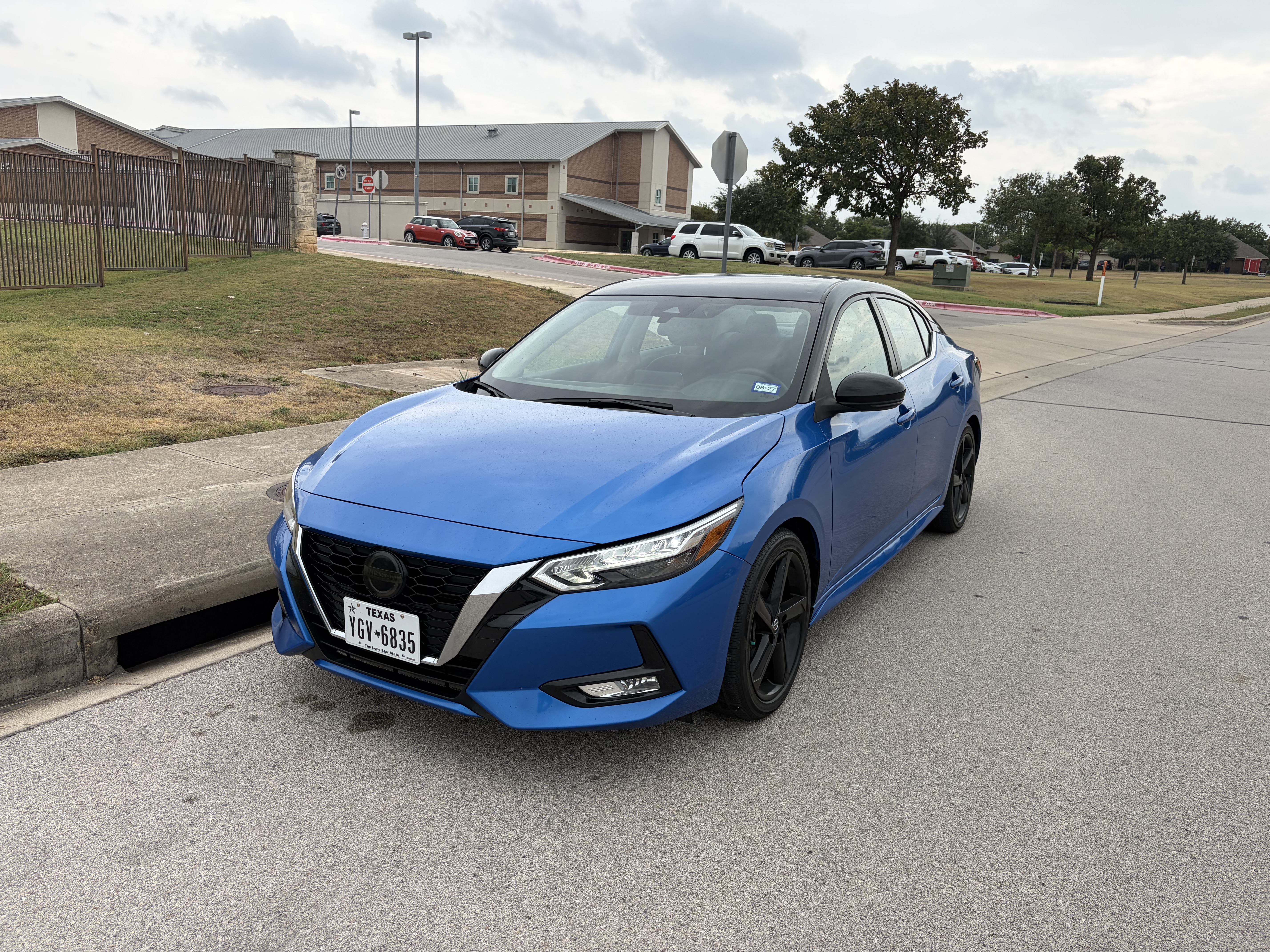 Used 2023 Nissan Sentra SR w/ Trunk Package FWD image 1