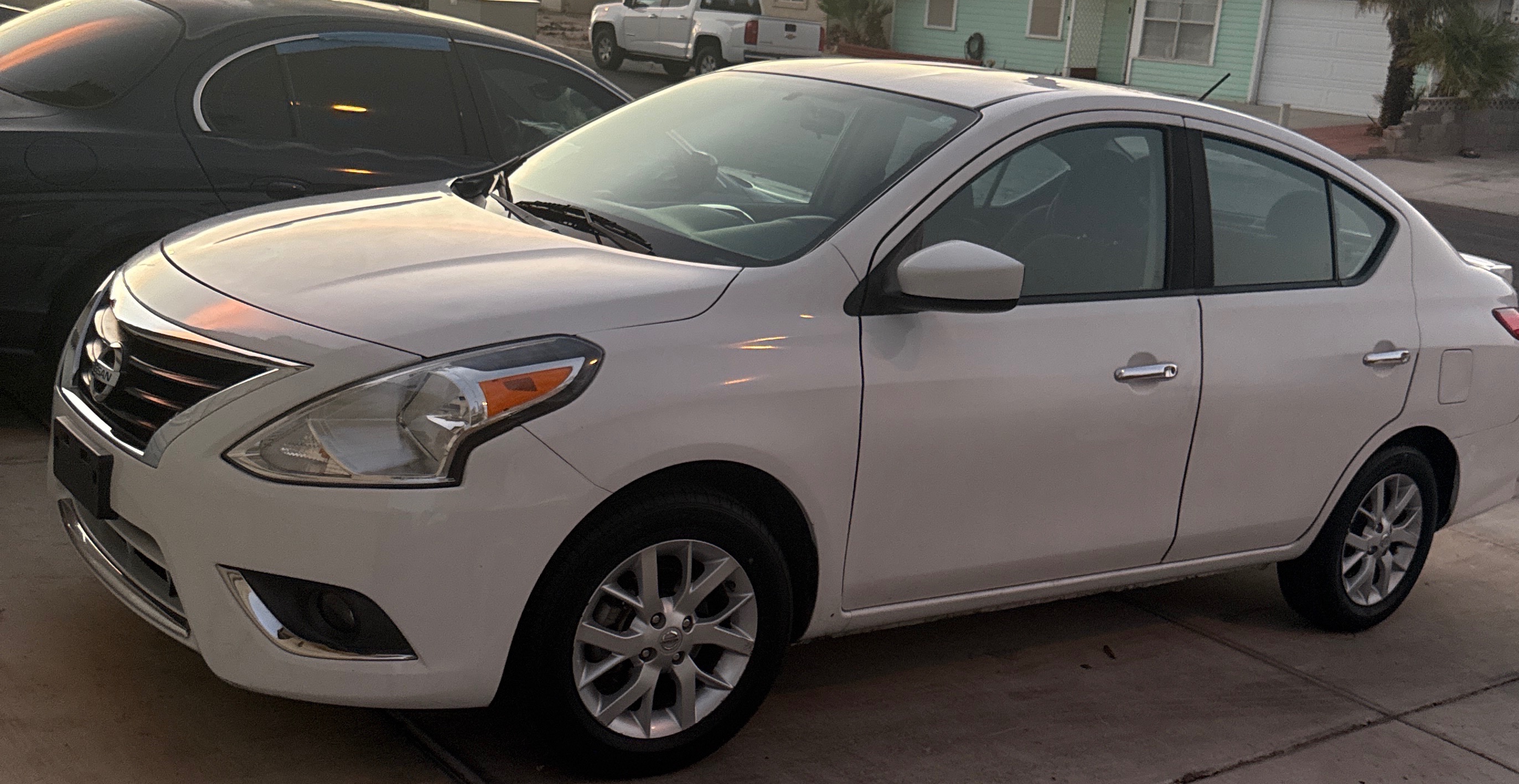 Used 2018 Nissan Versa SV w/ SV Special Edition FWD image 16
