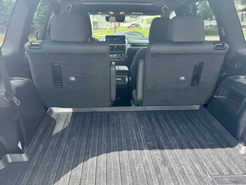 Used 2023 Lexus GX 460 Premium AWD/4WD image 6