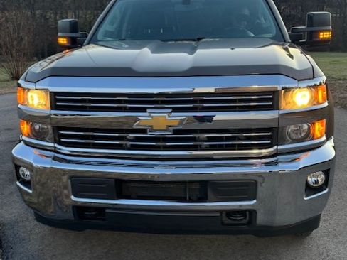 Used 2015 Chevrolet Silverado 2500 LT w/ LT Convenience Package image 4