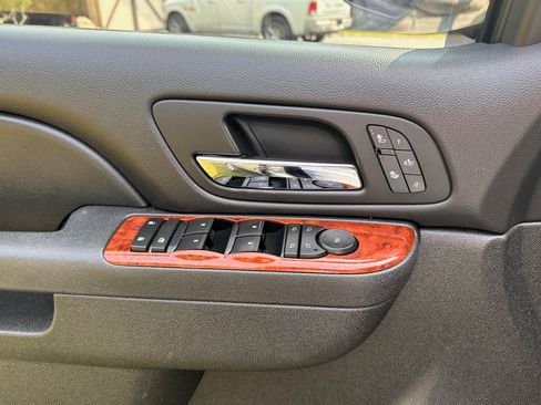 Used 2011 Chevrolet Tahoe LT w/ Luxury Package image 25