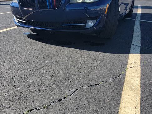 Used 2011 BMW 550i xDrive Sedan image 1