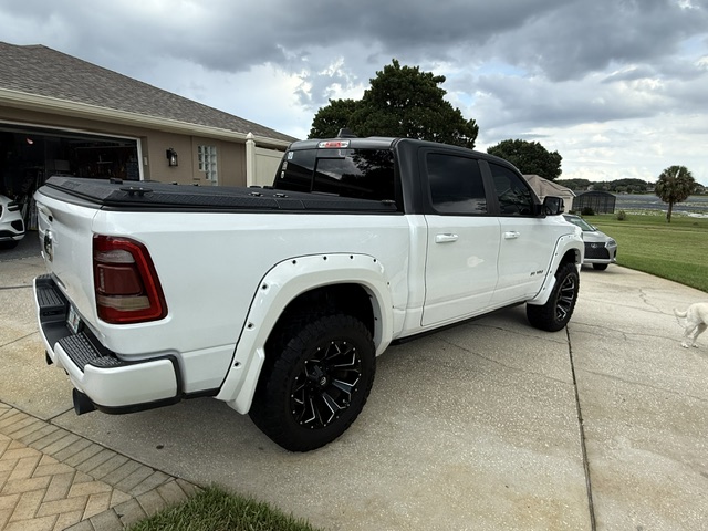Used 2019 RAM 1500 Laramie RWD image 9