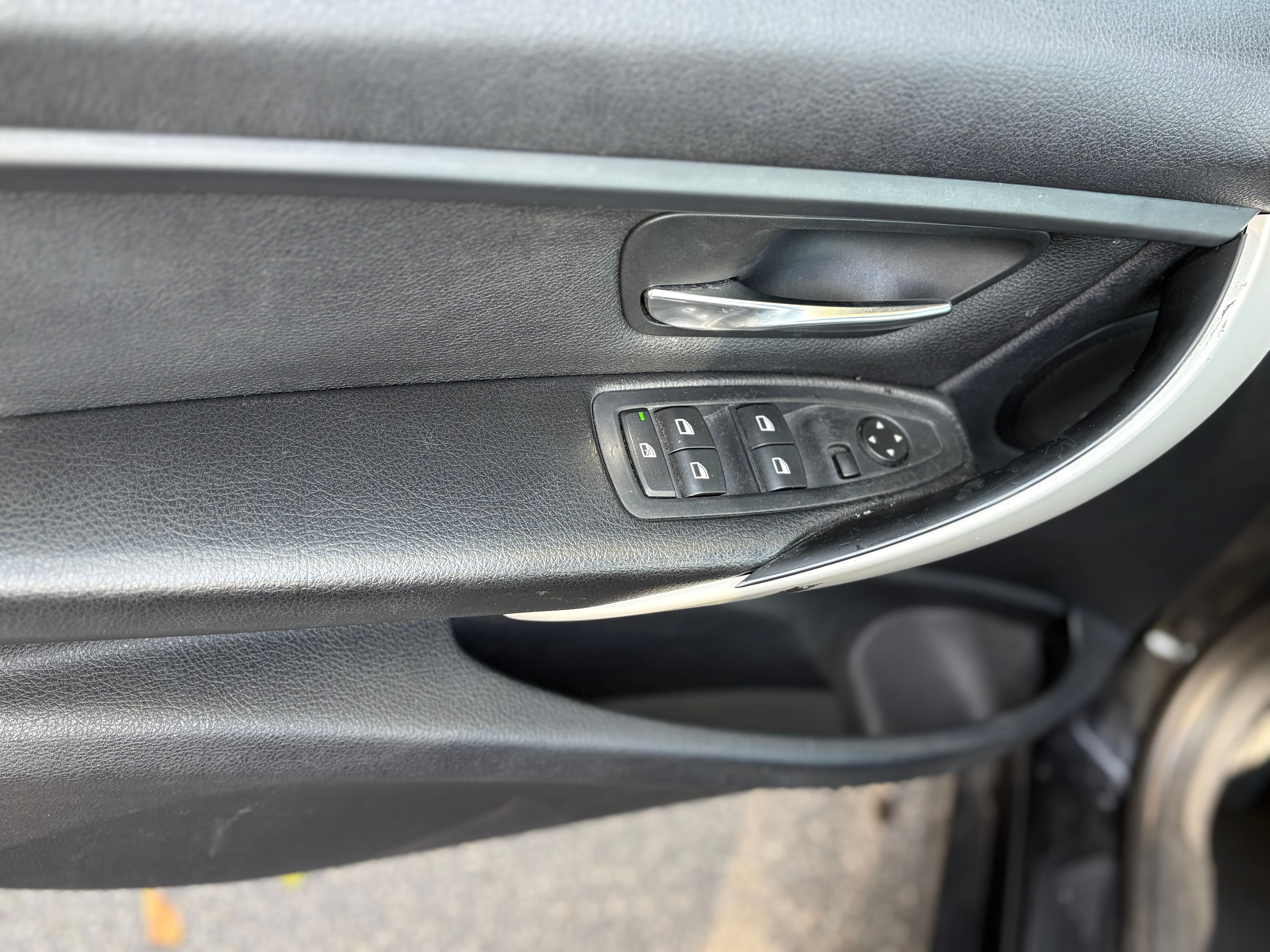 Used 2014 BMW 320i Sedan RWD image 15