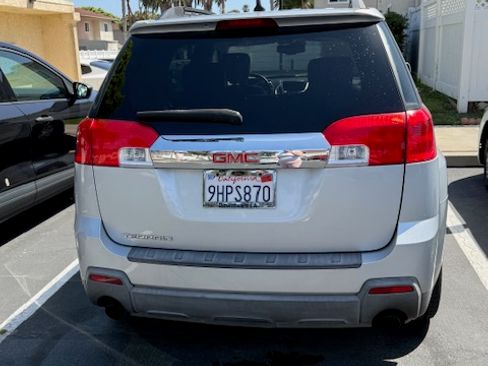 Used 2010 GMC Terrain SLT image 2