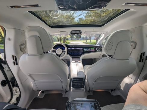 Used 2022 Mercedes-Benz EQS 580 4MATIC Sedan image 8