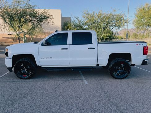 Used 2017 Chevrolet Silverado 1500 LTZ Z71 w/ Redline Edition AWD/4WD image 6