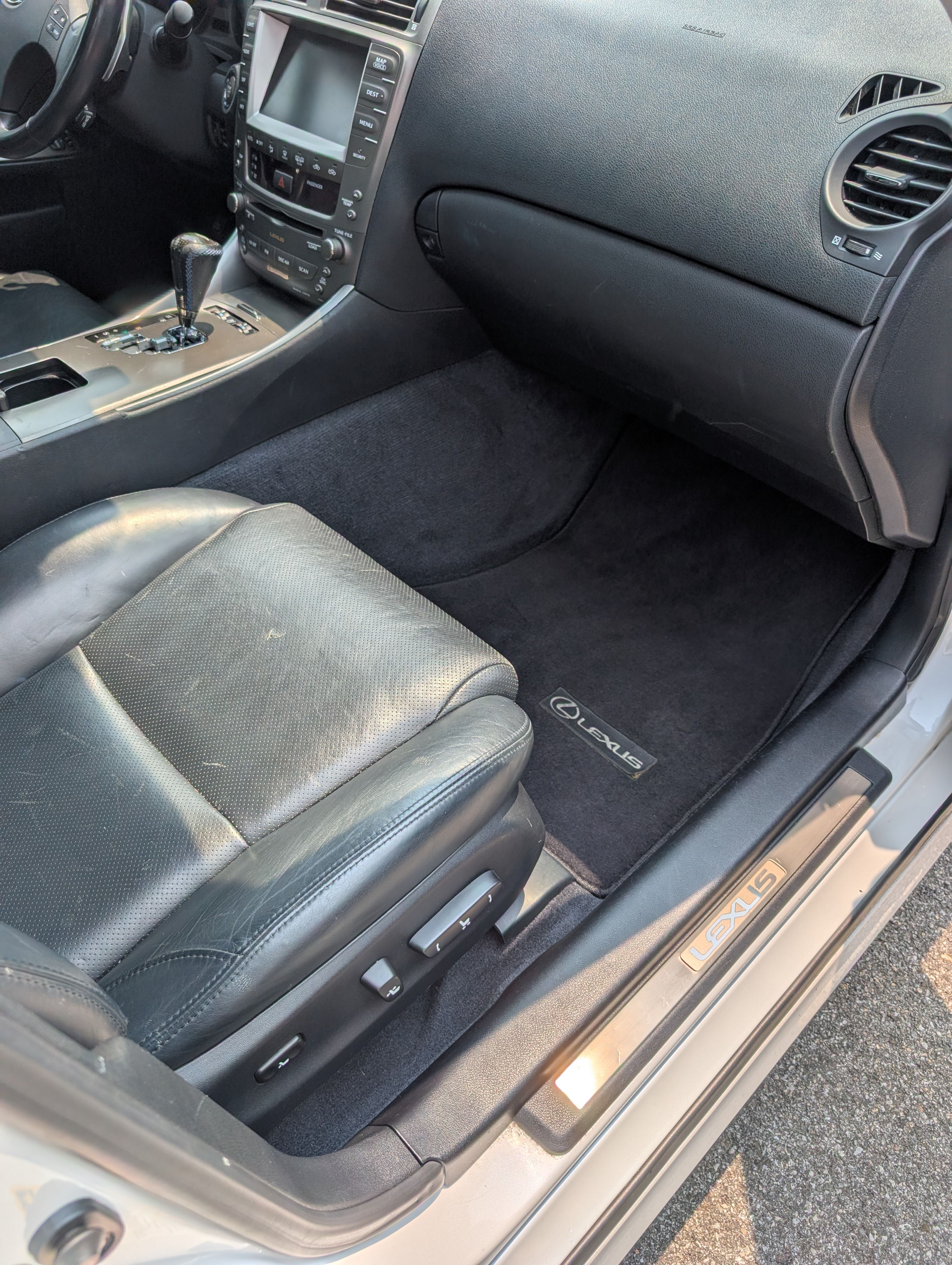 Used 2008 Lexus IS 350 RWD image 6