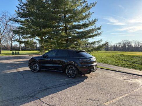 Used 2020 Porsche Cayenne image 9