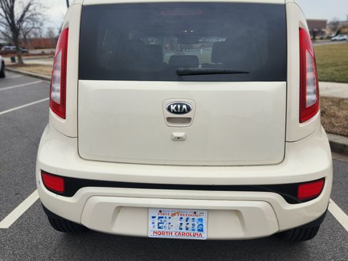 Used 2013 Kia Soul ! FWD image 10