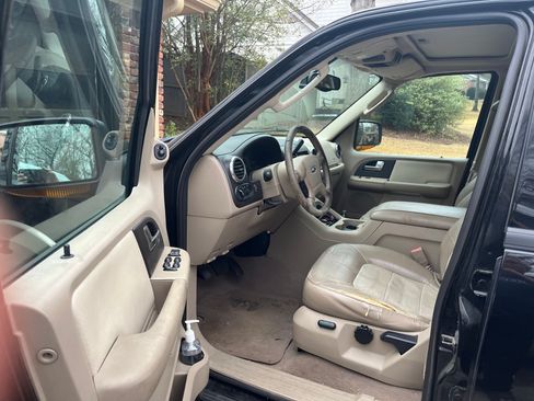 Used 2004 Ford Expedition Eddie Bauer image 22