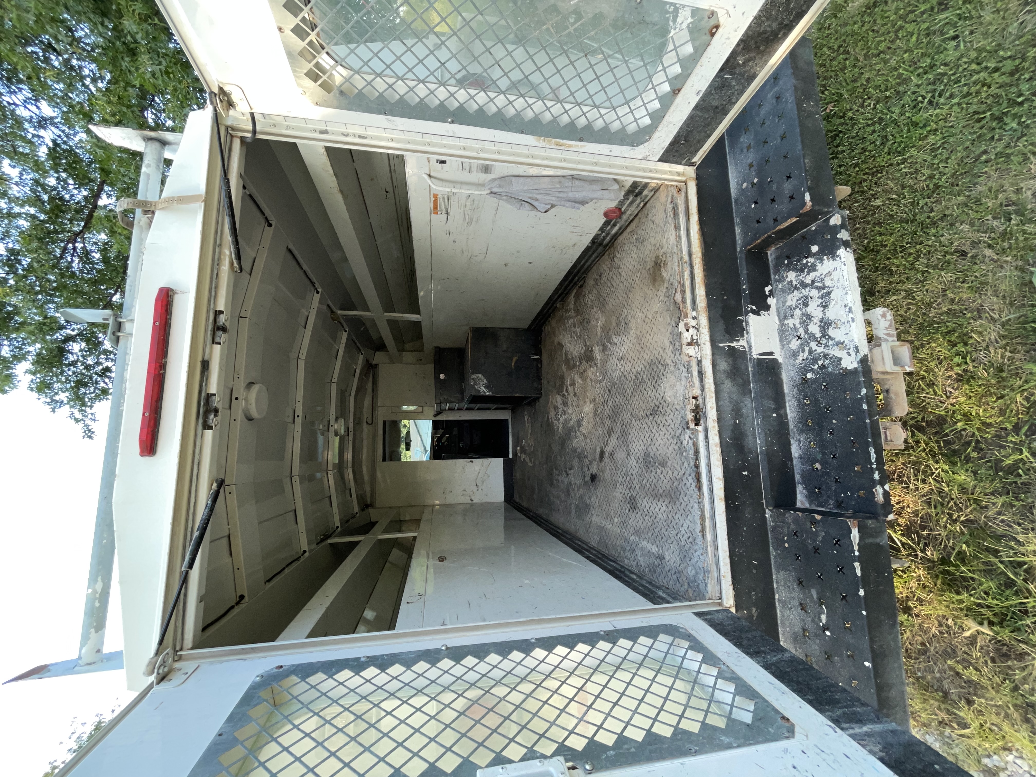 Used 2011 Chevrolet Express 3500 RWD image 6