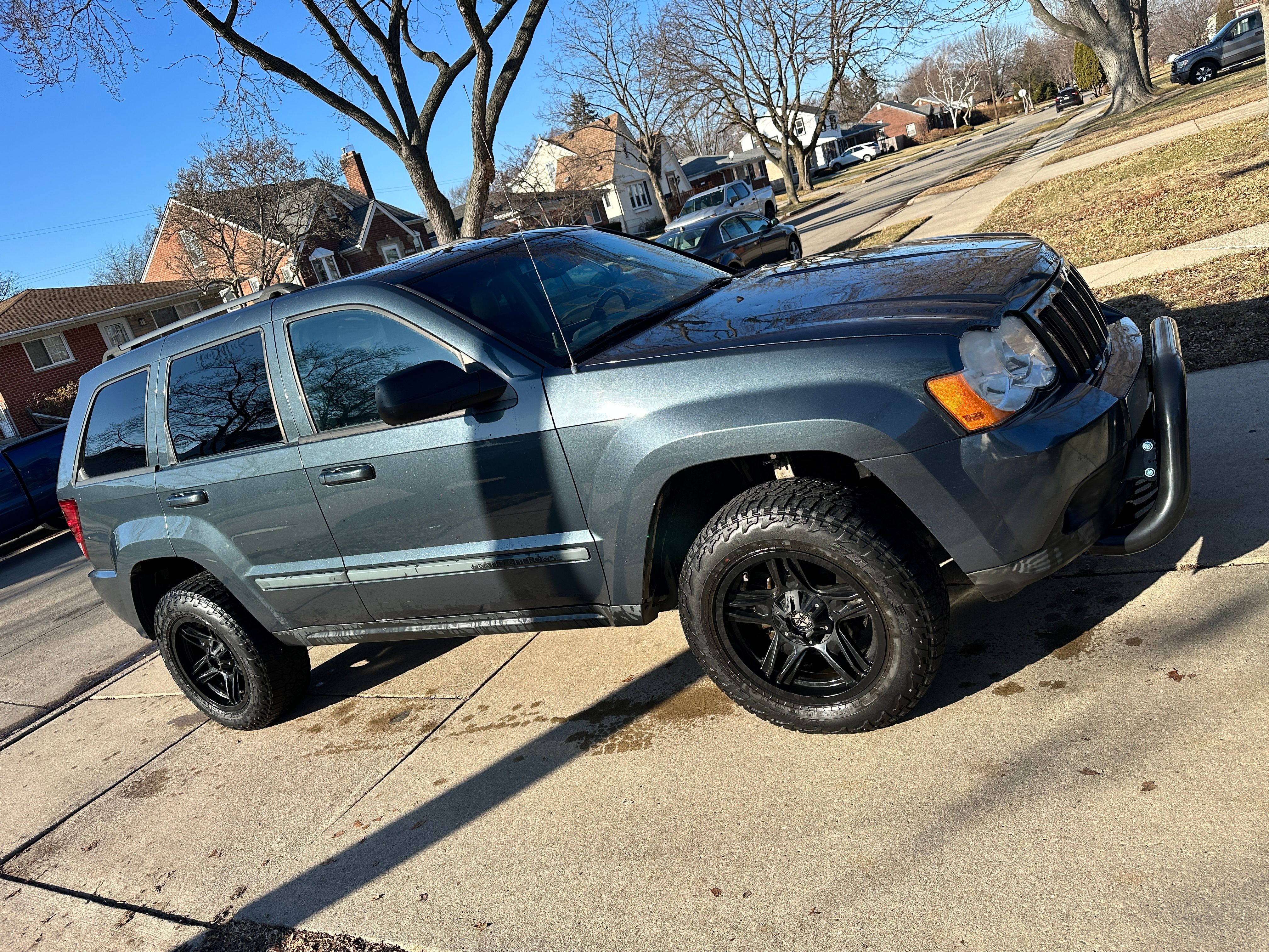 Used 2008 Jeep Grand Cherokee Laredo AWD/4WD image 2