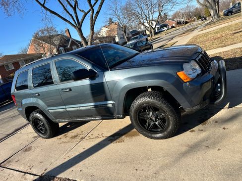 Used 2008 Jeep Grand Cherokee Laredo AWD/4WD image 2