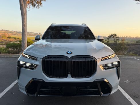 Used 2026 BMW X7 xDrive40i w/ M Sport Package AWD/4WD image 11
