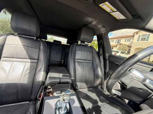 Used 2020 Land Rover Range Rover Evoque SE image 19