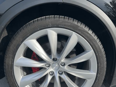 Used 2016 Tesla Model X Performance image 10