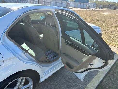 Used 2014 Mercedes-Benz C 250 C 250 Sport Sedan 4D image 9