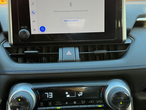 Used 2023 Toyota RAV4 SE image 29