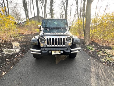 Used 2013 Jeep Wrangler Unlimited Sahara w/ Dual Top Group image 4