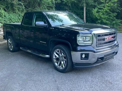 Used 2014 GMC Sierra 1500 SLE w/ SLE Value Package AWD/4WD image 4