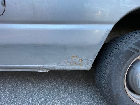 Used 2002 Ford E-350 and Econoline 350 Van image 9