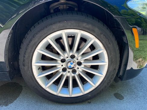 Used 2011 BMW 535i xDrive Sedan AWD/4WD image 28
