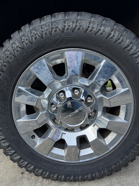 Used 2016 GMC Sierra 2500 Denali w/ Duramax Plus Package AWD/4WD image 14