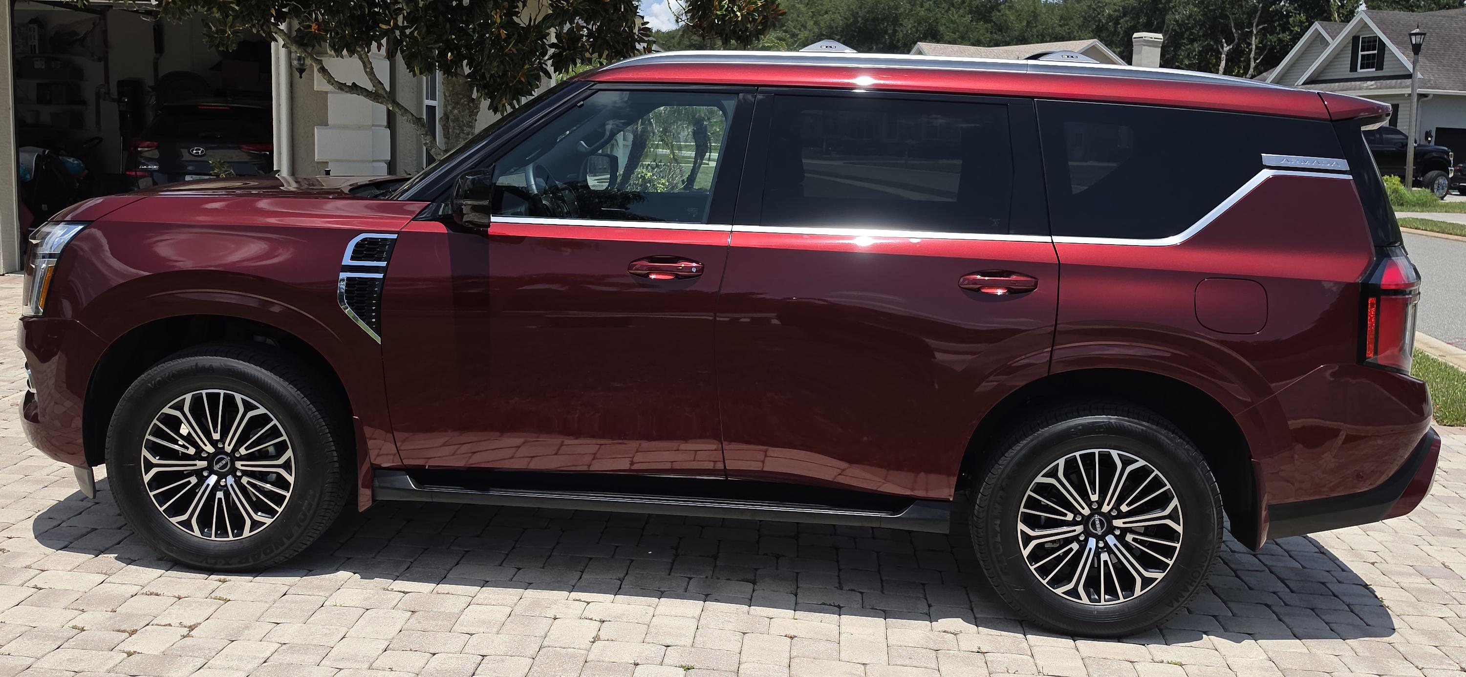 Used 2026 Nissan Armada SL w/ Captain's Chari Seat Package RWD image 1