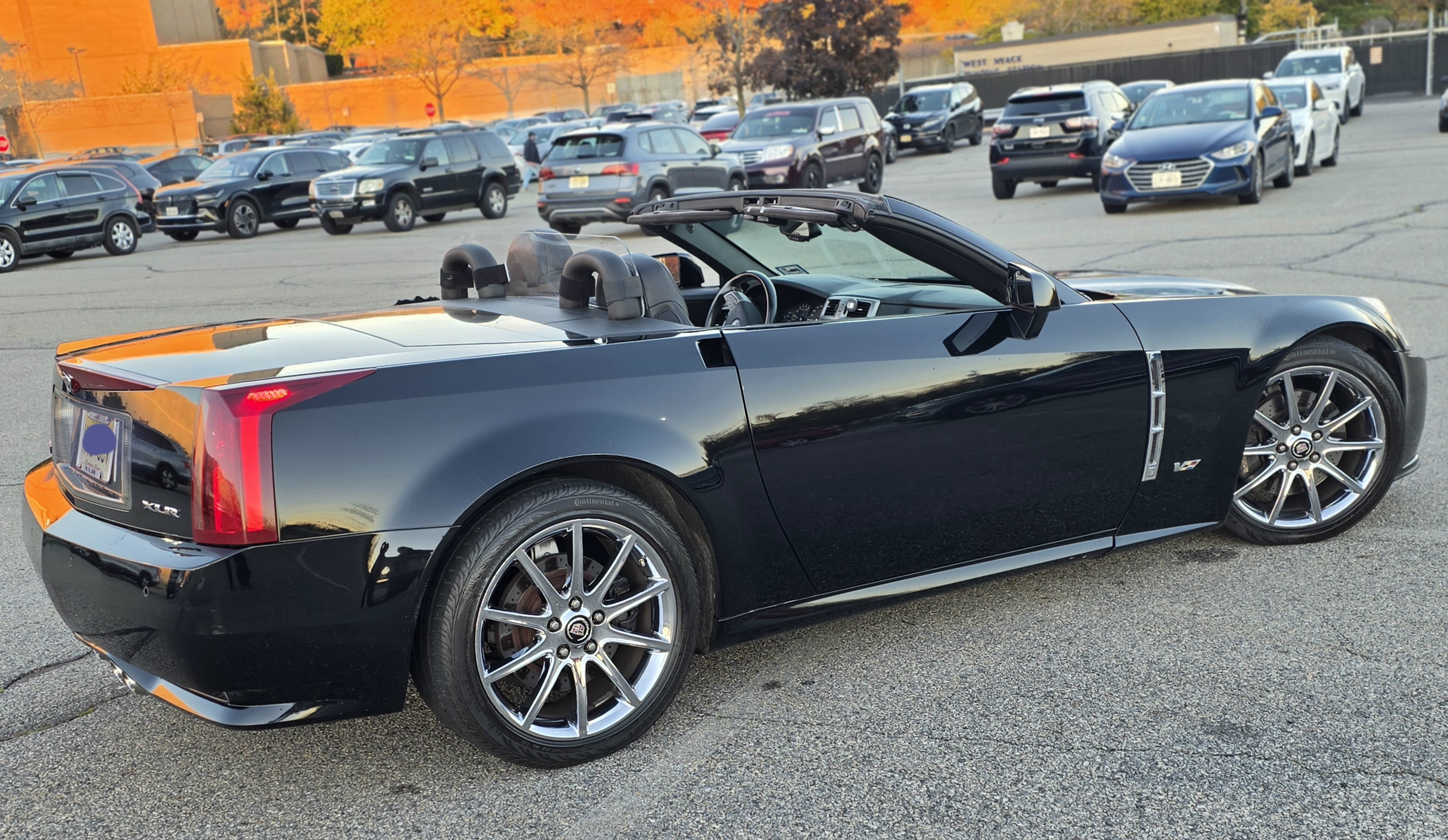 Used 2009 Cadillac XLR V w/ Weather Veil Package RWD image 11