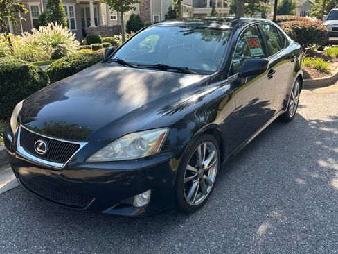 Used 2008 Lexus IS 250 w/ Preferred Accessory Pkg RWD image 1