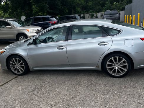 Used 2015 Toyota Avalon XLE Touring FWD image 10
