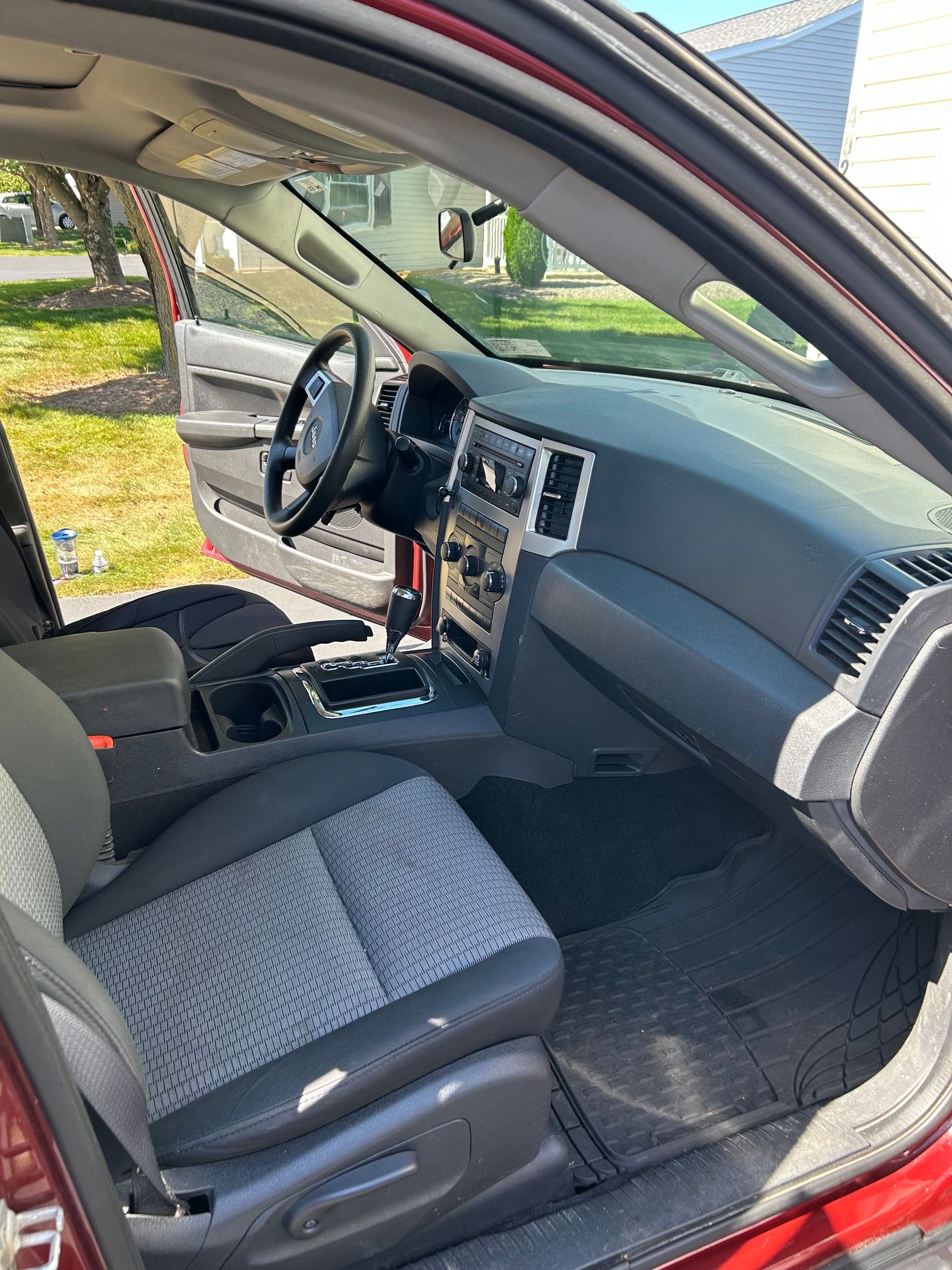 Used 2008 Jeep Grand Cherokee Laredo w/ Sun/Sound Group AWD/4WD image 8