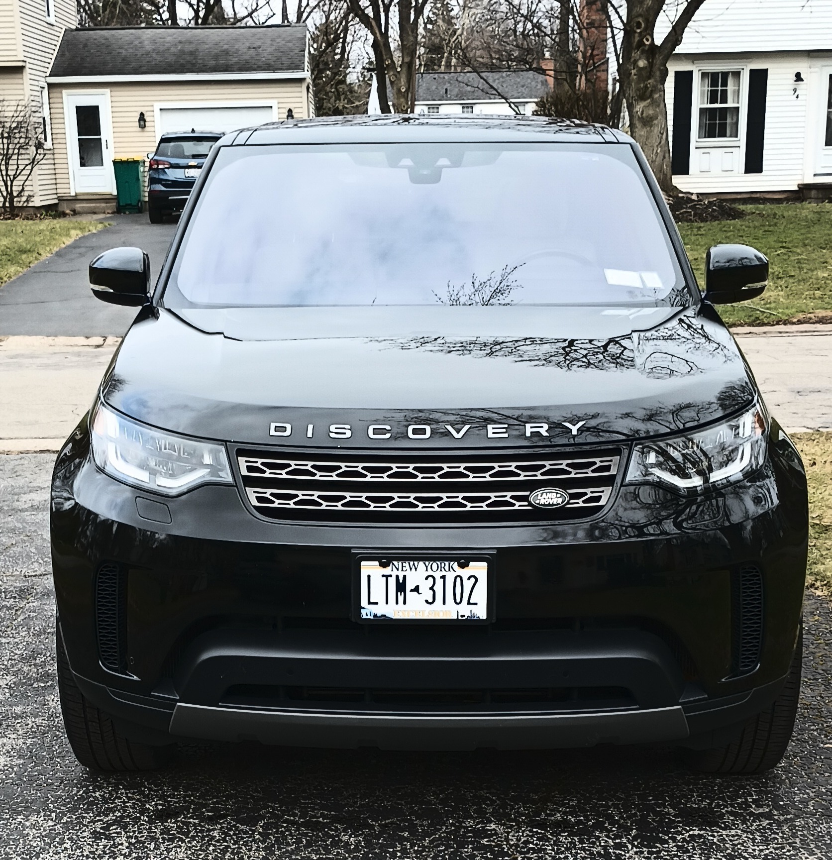 Used 2020 Land Rover Discovery SE AWD/4WD image 1