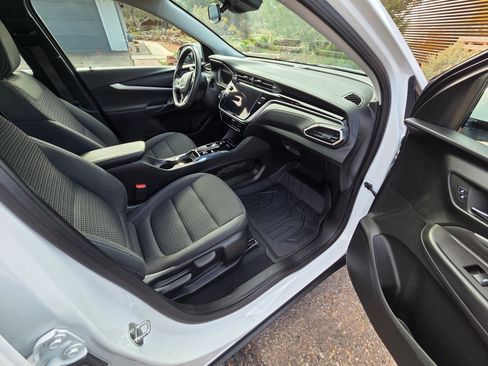 Used 2023 Chevrolet Bolt EUV LT w/ Driver Confidence Package image 12