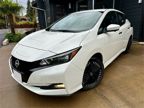 Used 2023 Nissan Leaf SV Plus image 9